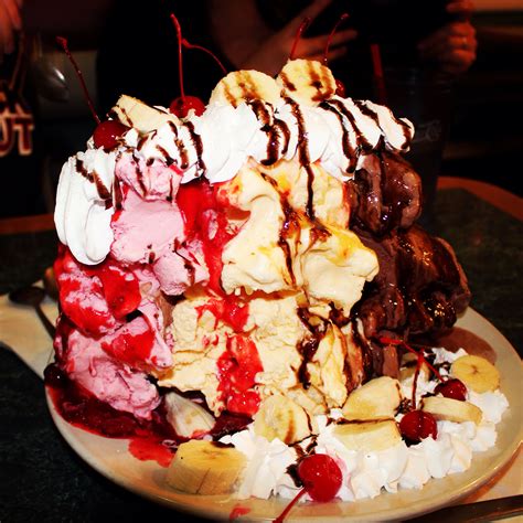 The Biggest Sundae I Ve Ever Seen And Had The Four Of Us Combined