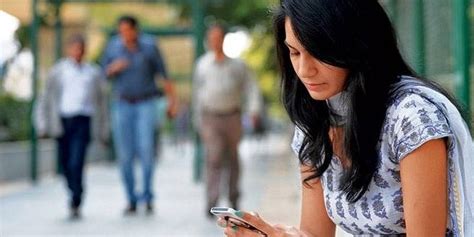8 Out Of 10 Women In India Face Harassment On Calls Sms Truecaller