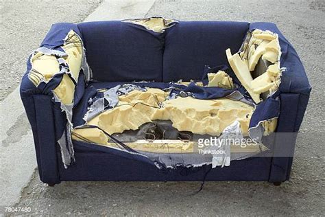 Ripped Couch Photos Et Images De Collection Getty Images