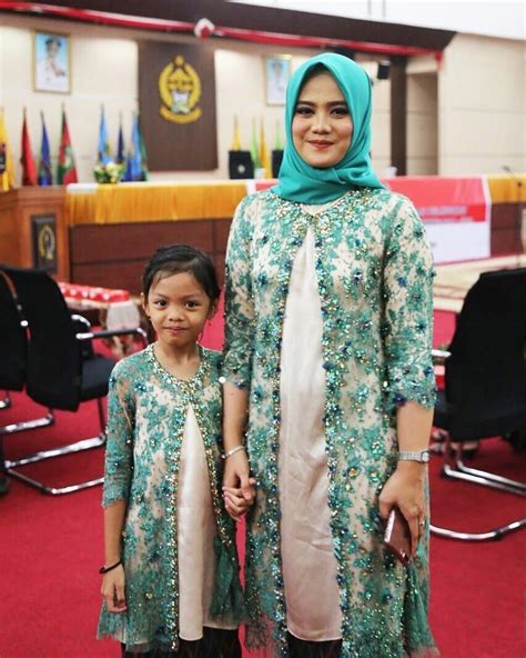 Toge di tema ini bukan sayuran ya guys tapi merupakan kelebihan wanita yang di gandrungi kebanyakan pria. √ 30+ Model Kebaya Anak Perempuan Modern Terbaru 2020
