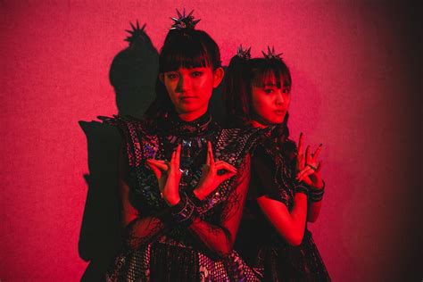 Pin By Blackbird 黒い鳥 On Babymetal Japanese Pop Pretty People Concert