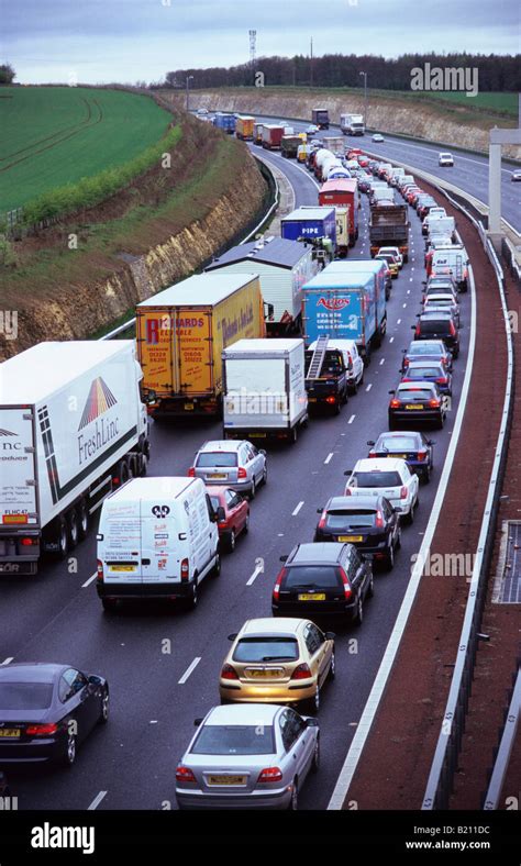 Traffic Jam In Rain On The A1 M1 Motorway Leeds Yorkshire Uk Stock
