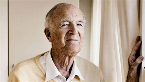 Jorn is a nord bard at the bards college, in solitude. Jørn Utzon Architect | Biography, Buildings, Projects and ...