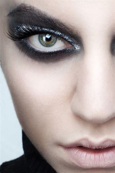 Pin By Olsenboye On Eyes Black And White Makeup Halloween Makeup