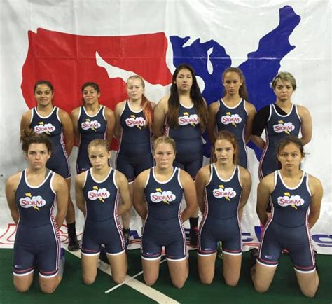 girls wrestling team photos