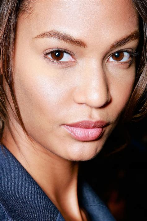 Expert Tips For Pulling Off The No Makeup Makeup Look
