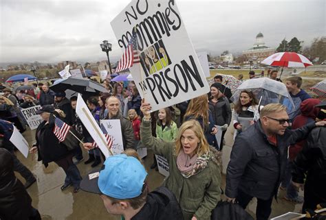 Polygamous Families Protest Utah Laws Against Bigamy St George News