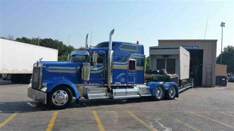 Kenworth W900l 2006 Sleeper Semi Trucks