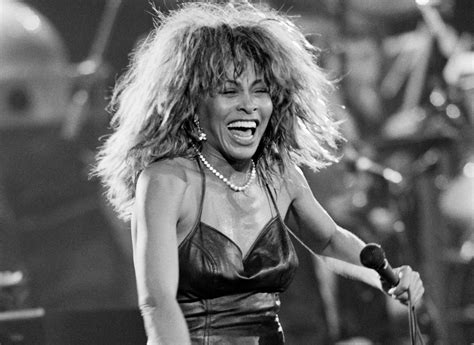 Tina Turner Et Lhistoire Damour Avec Aragozzini De Belles Années D