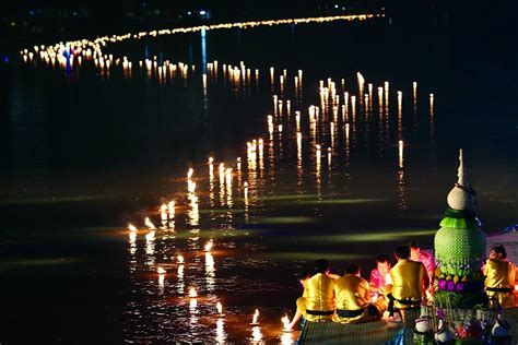 Tak Loi Krathong Sai Festival Everyday Thailand