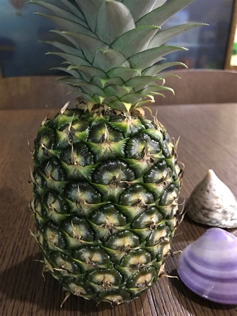 Home Grown Pineapple Miniliew