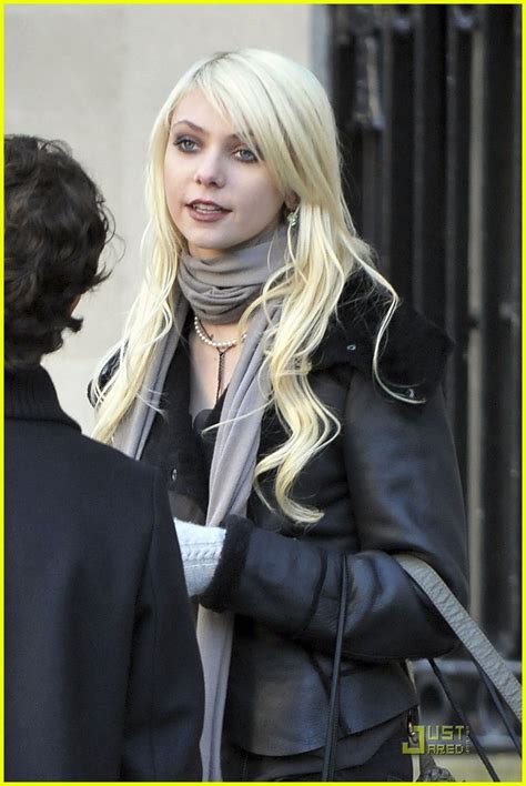 Taylor Momsen Is In The Mood For Gossip Girl Photo 2410213 Taylor