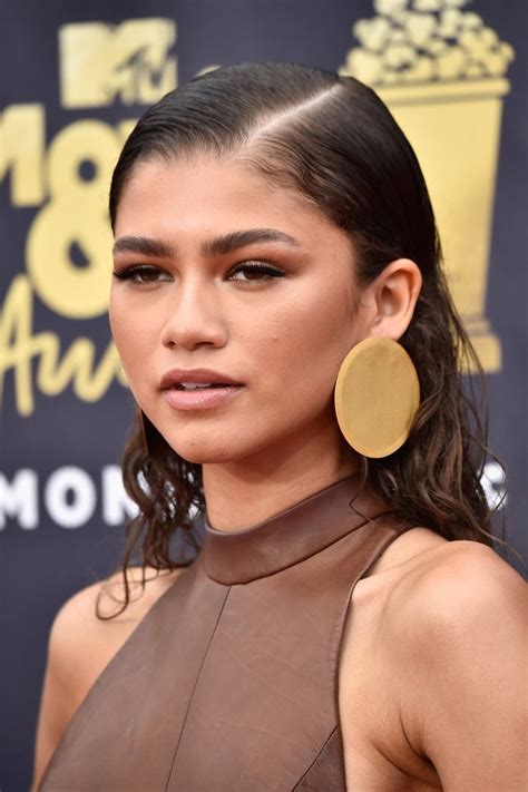 Coiffure Boucles Longues Zendaya Coleman ⚡ Slick Hairstyles