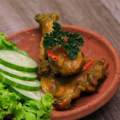Resep rumahan dari bayam dan labu siam berpadu dengan kuah gurih santan, juga kencur yang semakin membuat nikmat cita rasanya. Resep Sayur Besengek Telur - Kemudian gulingkan adonan ke ...