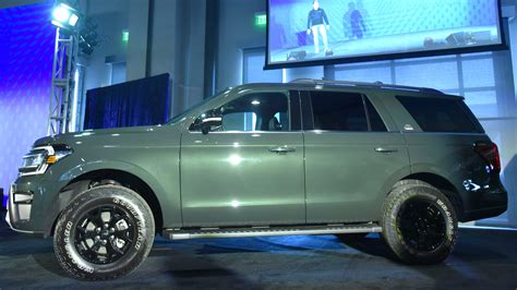 Ford Debuts Redesigned 2022 Expedition Suv With Off Road Version