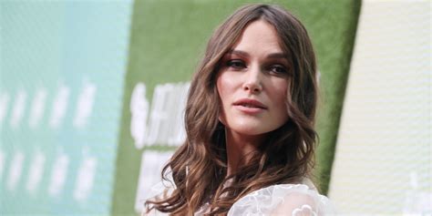 keira knightley explains why she still hasn t re watched love actually