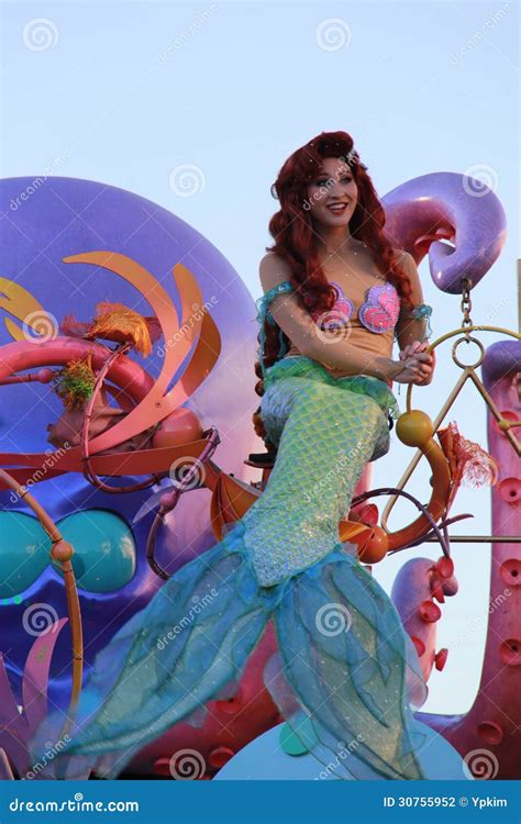 Disney Prinses Ariel Redactionele Fotografie Image Of Prinses 30755952