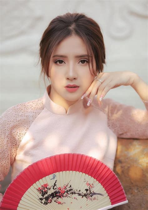 Những từ phát âm/đánh vần giống như thiên ân: Nếu có người nói rằng HUTECH có nhiều gái xinh. Chắc chắn ...