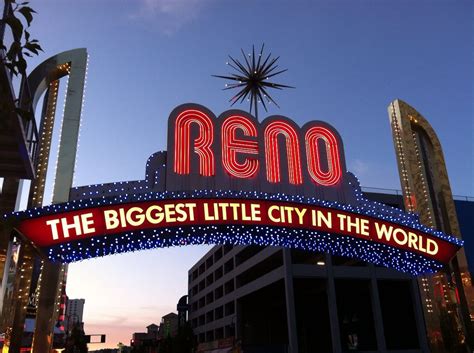The World Famous Reno Arch In Downtown Reno Nevada Reno Nevada Big