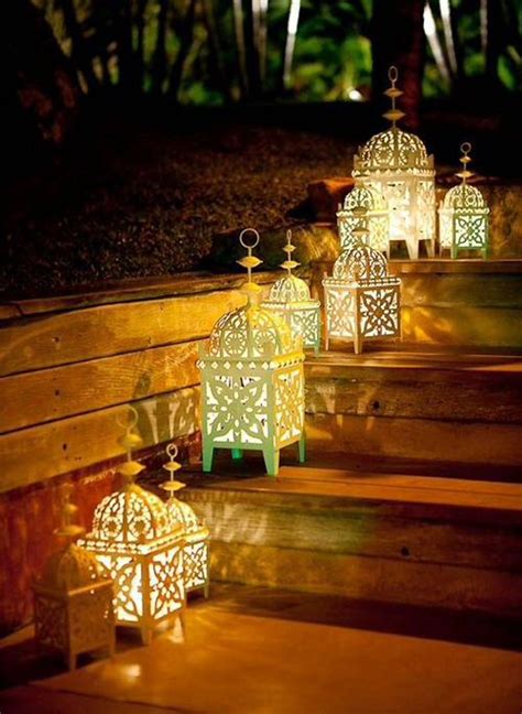 Every year, i promise myself that i'll decorate our condo for ramadan. 10 Amazing Ramadan Stairs Decor With DIY Lights | HomeMydesign