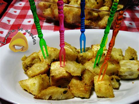 Il sedano rapa è una particolare varietà di sedano che, anziché la parte aerea, sviluppa di più la radice, che ha una forma sferica e arriva a pesare mediamente anche un chilo. Sedano rapa al forno ricetta contorni - Laura in cucina