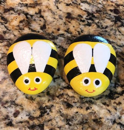 Charming Bumble Bee Painted Rocks Painted Rocks Kids Rock Painting