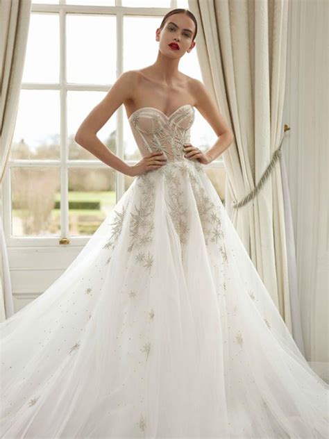 23 Sweetheart Neckline Wedding Dresses For The Romantic Bride