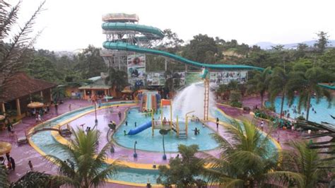 It is 1 km from downtown samarinda.the hotel is close to kolam wisata tjiu palace in samarinda. Tjiu Palace Samarinda / Perpaduan wisata alam dengan ...