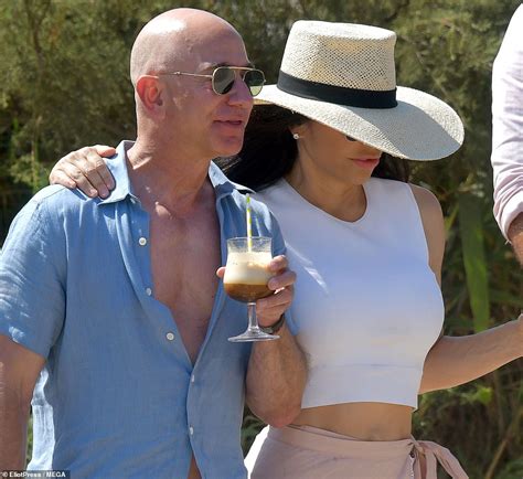 Jeff Bezos Bares His Chest As He Boards Yacht With Girlfriend Lauren Sanchez Daily Mail Online