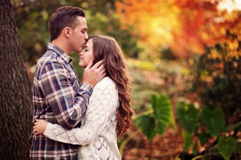 Love Couple Kiss Hd Wallpaper Images One Hd Wallpaper