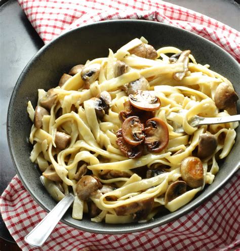 Healthy Easy Mushroom Pasta - Everyday Healthy Recipes