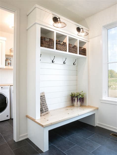 Mudroom Ideas With These Stunning Mudroom Ideas You Can Make That