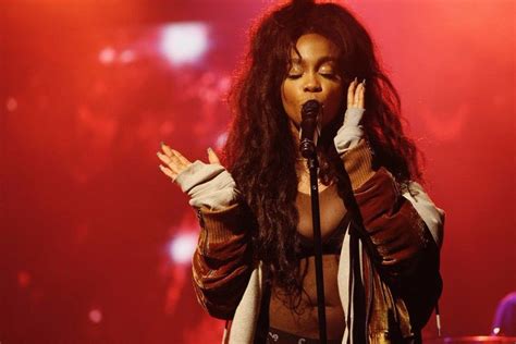 American Singer Songwriter Sza Premiered A New Song Drew Barrymore