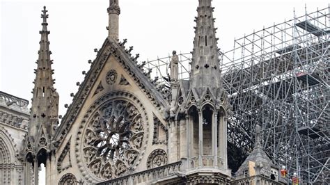 Le Gett A Notre Dame Notre Dame Le Gett Torony A Vita M G Tart