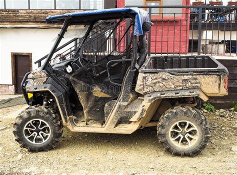 Find a local dealer today! Seitenansicht Des Schmutzigen Buggys Oder DES ATV ...