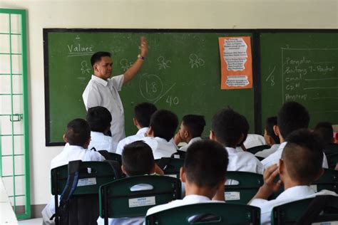 Filipino Teachers And The Passion That Makes Learning Continuity