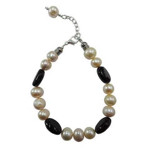 Pearlz Ocean Marigold 75 Fresh Water Pearl Bracelet At Rs 399pieces