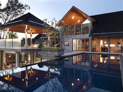 A Private Villa Is A Mix Of Modern And Traditional Thai