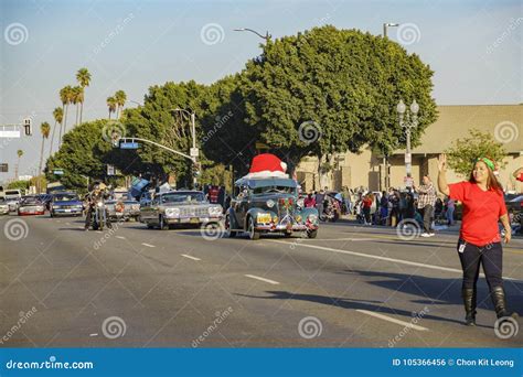 Highland Park Christmas Parade Editorial Photo Image Of Downtown