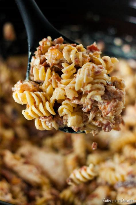 The chicken is made easy in the slow cooker, and the addition of veggies turns this typically unhealthy fare into a flavorful dish that's packed with nutrients. Crock Pot Chicken Bacon Ranch Pasta Recipe - Creamy ...