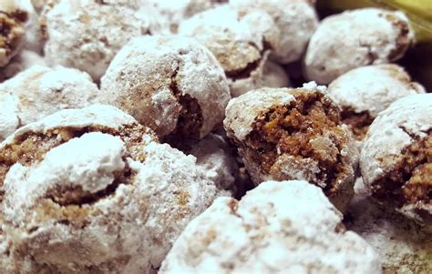 Lightly flavored with vanilla sugar, the vanillekipferl are made from a combination of ground almonds and flour for a cookie with a close shortbread like texture. These Austrian christmas cookies are basically chocolate ...