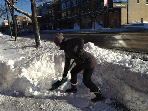 Tips For Snow Shoveling To Avoid Injuries Andersonville Physical Therapy