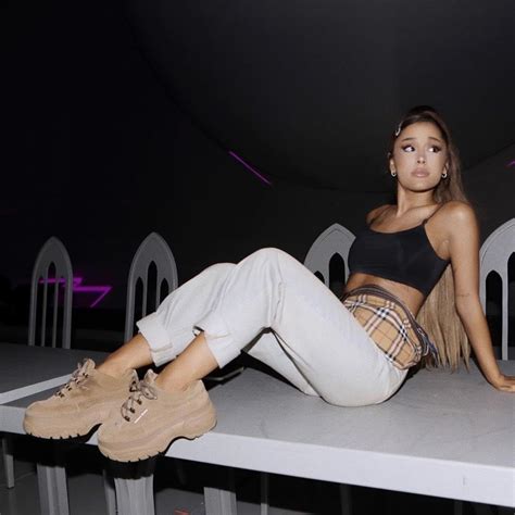 Les Platform Sneakers Portées Par Ariana Grande Sur Son Compte Instagram Spotern