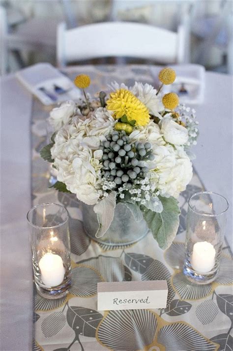 Thinking how to decorate your centerpiece? Wedding Ideas: Gray and Yellow Wedding Ideas!