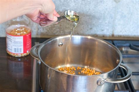 How To Cook Popcorn On The Stove