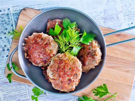 Cilantro Turkey Burgers Recipe And Nutrition Eat This Much