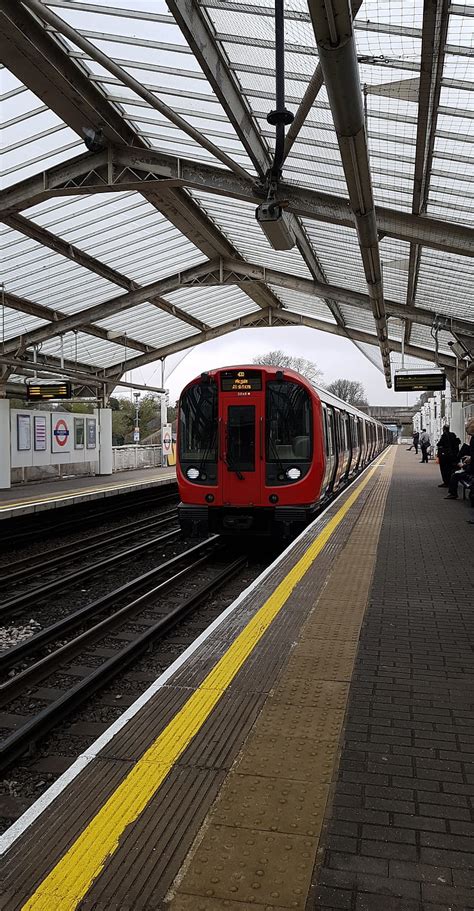 London Underground Wallpaper