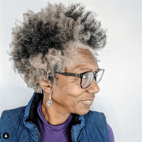 26 Stylish Hairstyles For 50 Year Old Women With Glasses