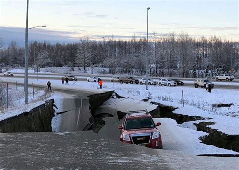 Photos Show Anchorage Alaska After Back To Back Earthquakes Huffpost