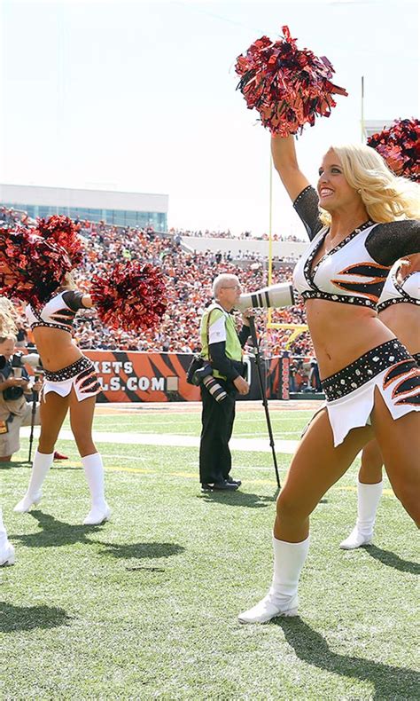 Nfls Bengals Tentatively Settle Cheerleaders Wages Lawsuit In Ohio Fox Sports